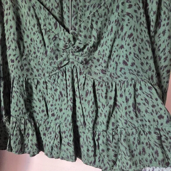 EUC AFRM SWEETHEART NECKLINE PEPLUM ANIMAL PRINT TOP SIZE M - Picture 9 of 16